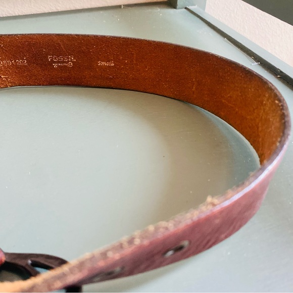 Fossil Women's Vintage 90s Brown Leather Belt with Bronzed Brass Buckle - Picture 5 of 5
